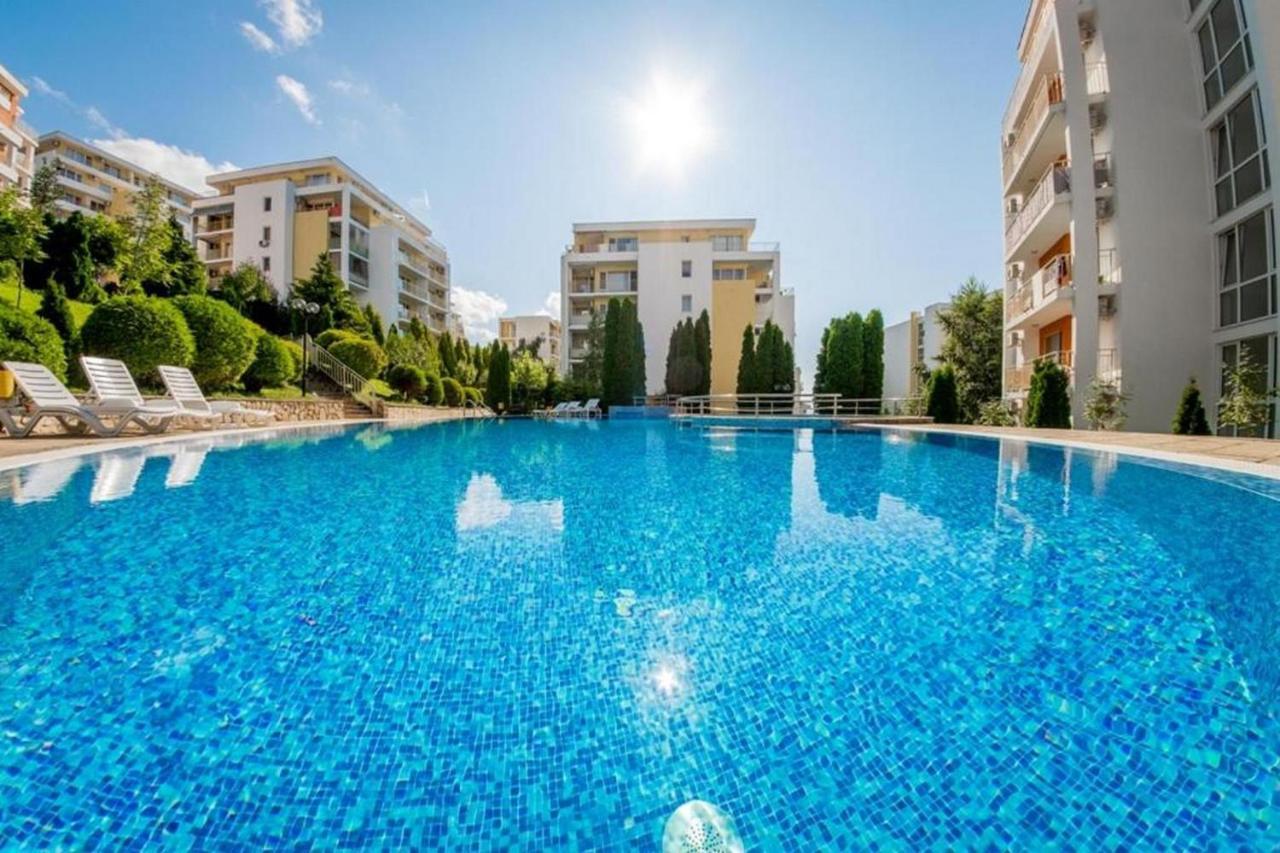 Fort Noks - Menada Apartments سفيتي فلاس المظهر الخارجي الصورة