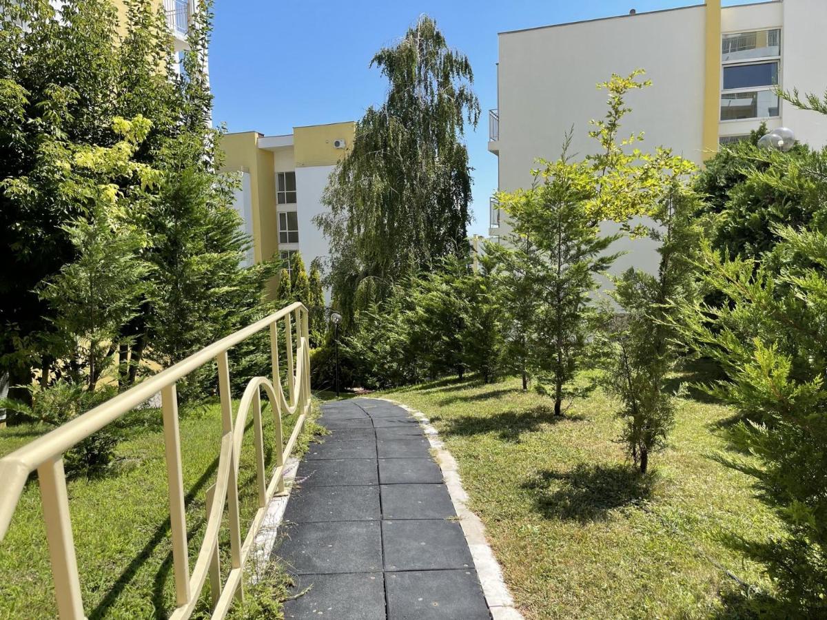 Fort Noks - Menada Apartments سفيتي فلاس المظهر الخارجي الصورة
