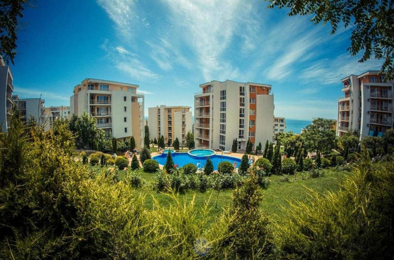 Fort Noks - Menada Apartments سفيتي فلاس المظهر الخارجي الصورة