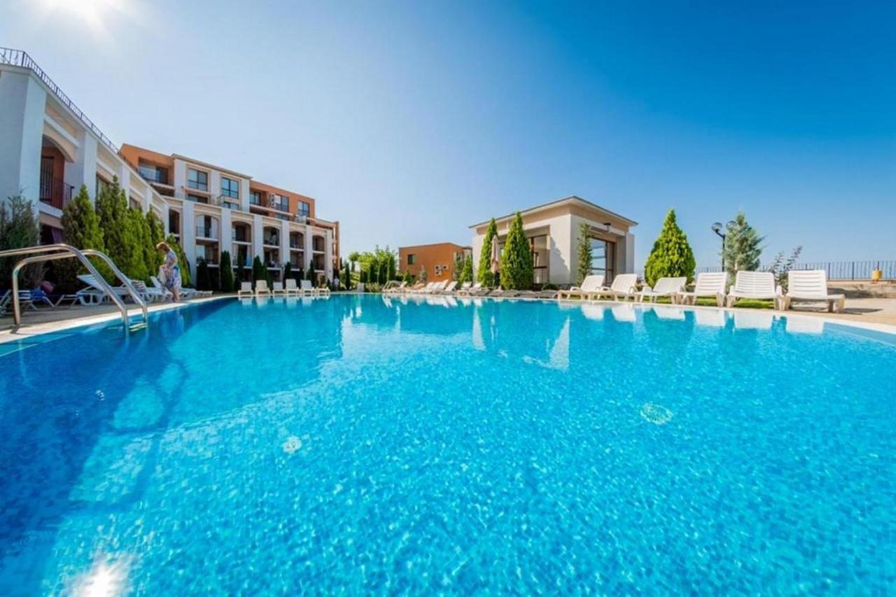 Fort Noks - Menada Apartments سفيتي فلاس المظهر الخارجي الصورة