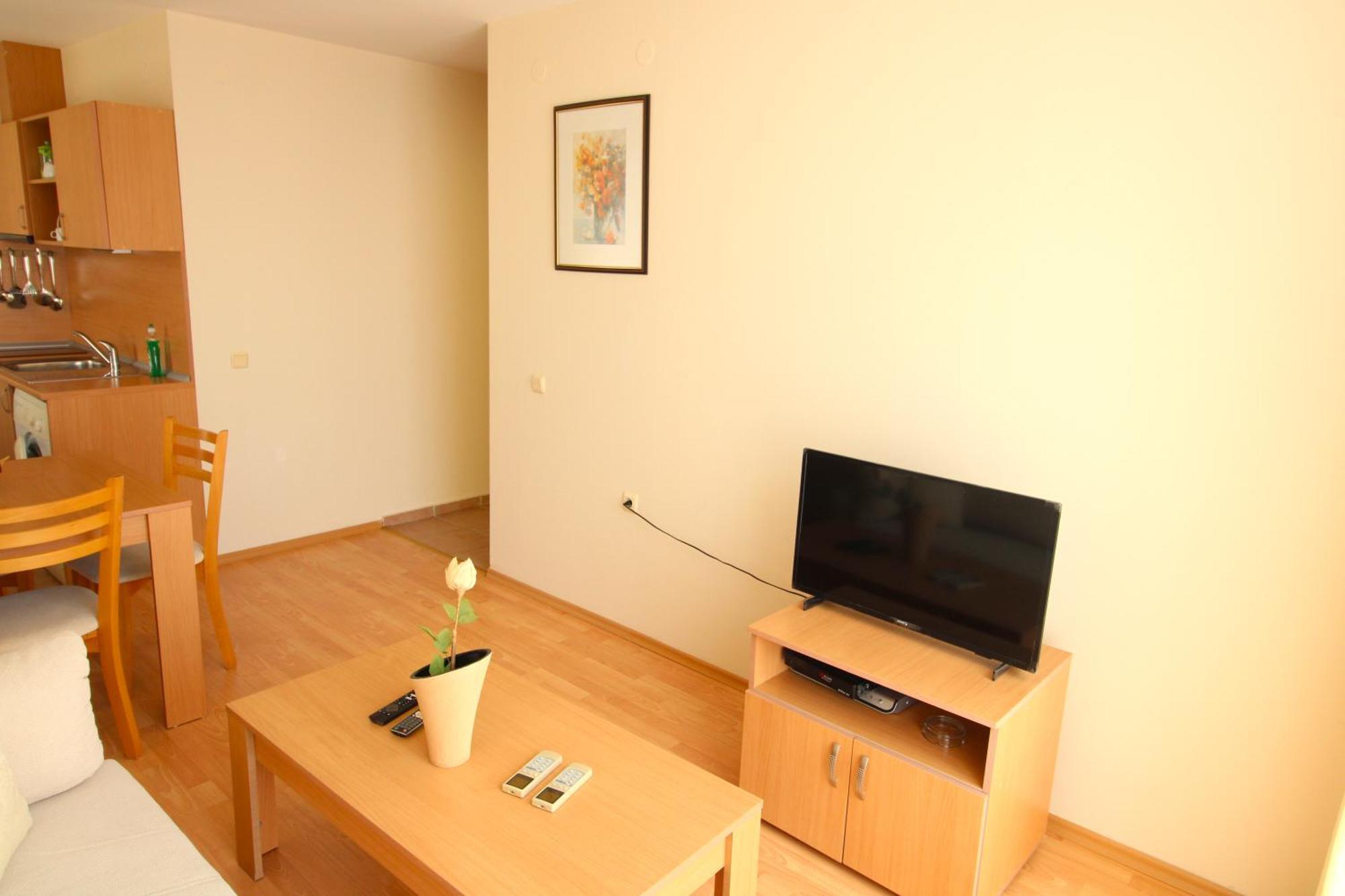 Fort Noks - Menada Apartments سفيتي فلاس المظهر الخارجي الصورة