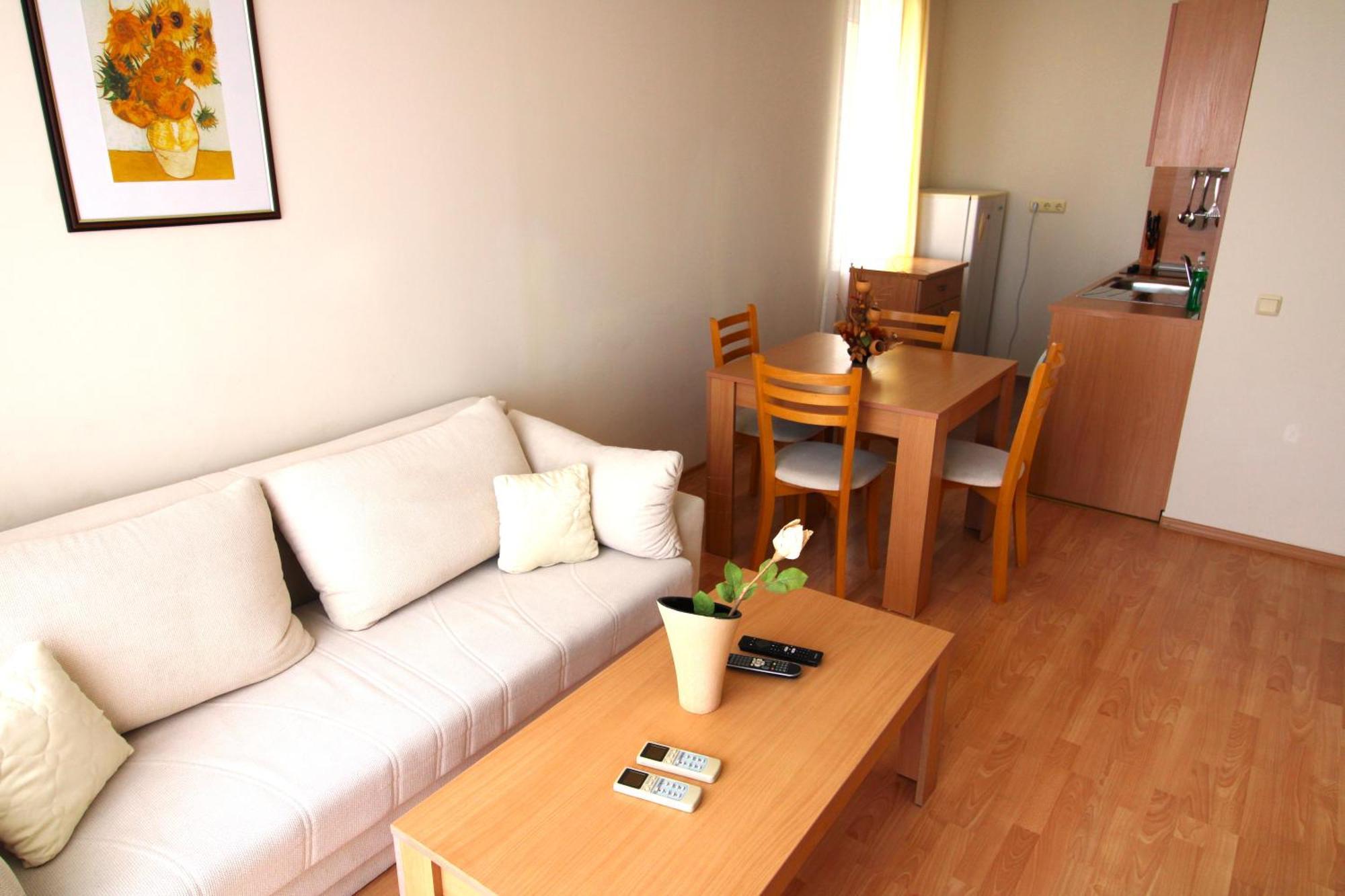 Fort Noks - Menada Apartments سفيتي فلاس المظهر الخارجي الصورة